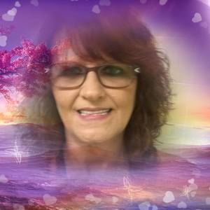 Meet your Posher, Lora